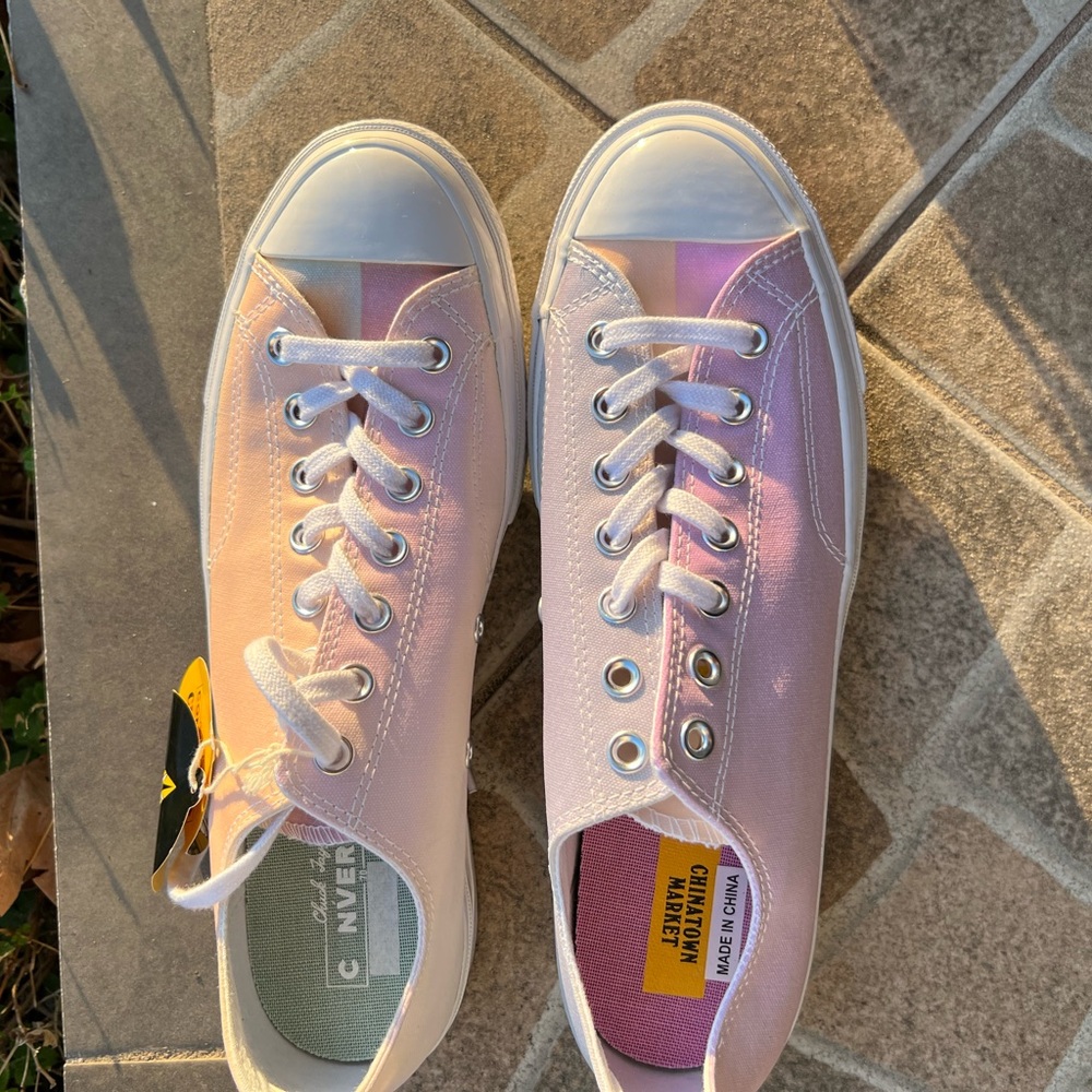 Converse coloring change shoes